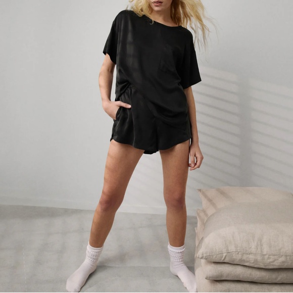 LUNYA NWOT Washable Silk Tee Short Set in Immersed Black Sizes XS, M